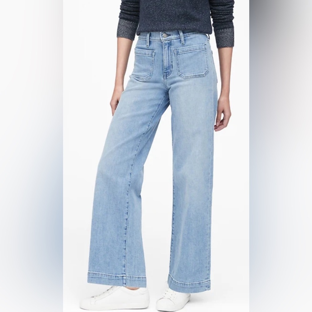 Banana Republic high rise wide leg jeans- stylist Alyssa Beltempo fav jeans!